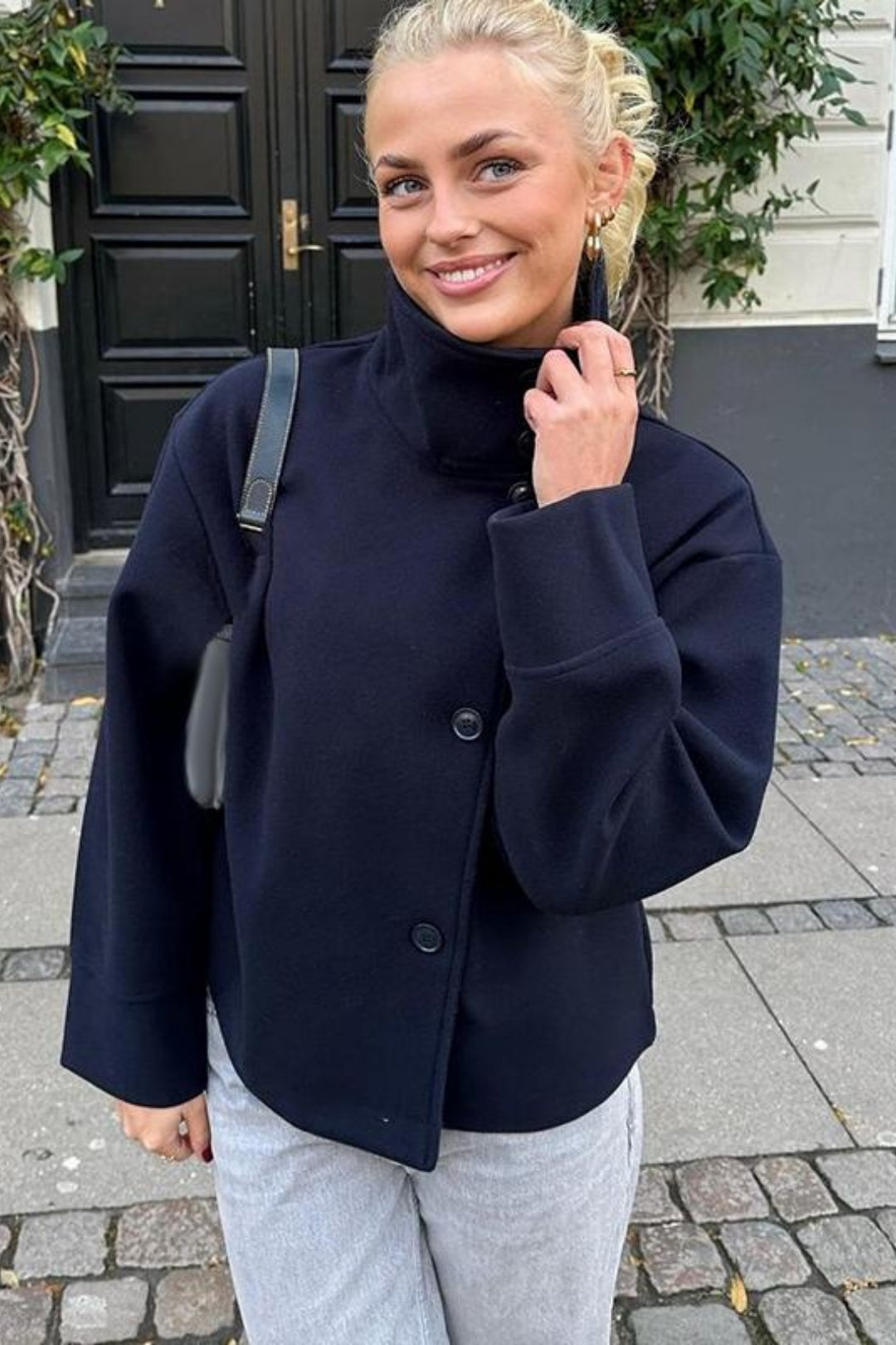 STAND-COLLAR SHORT COAT